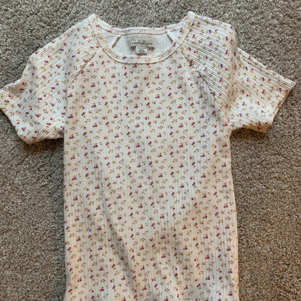 American Eagle small flower print shirt!